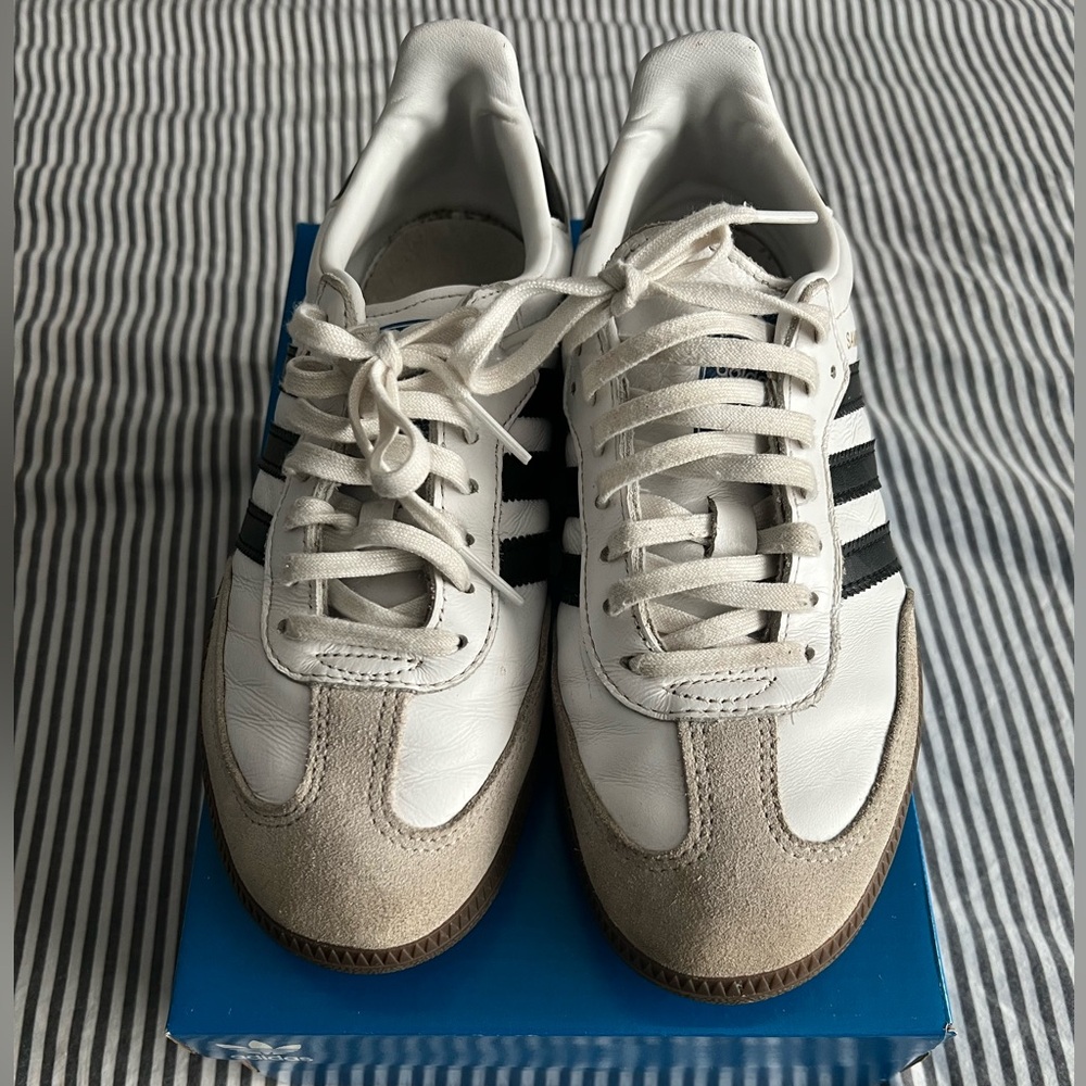Adidas Samba- youth size 6/women’s 7.5